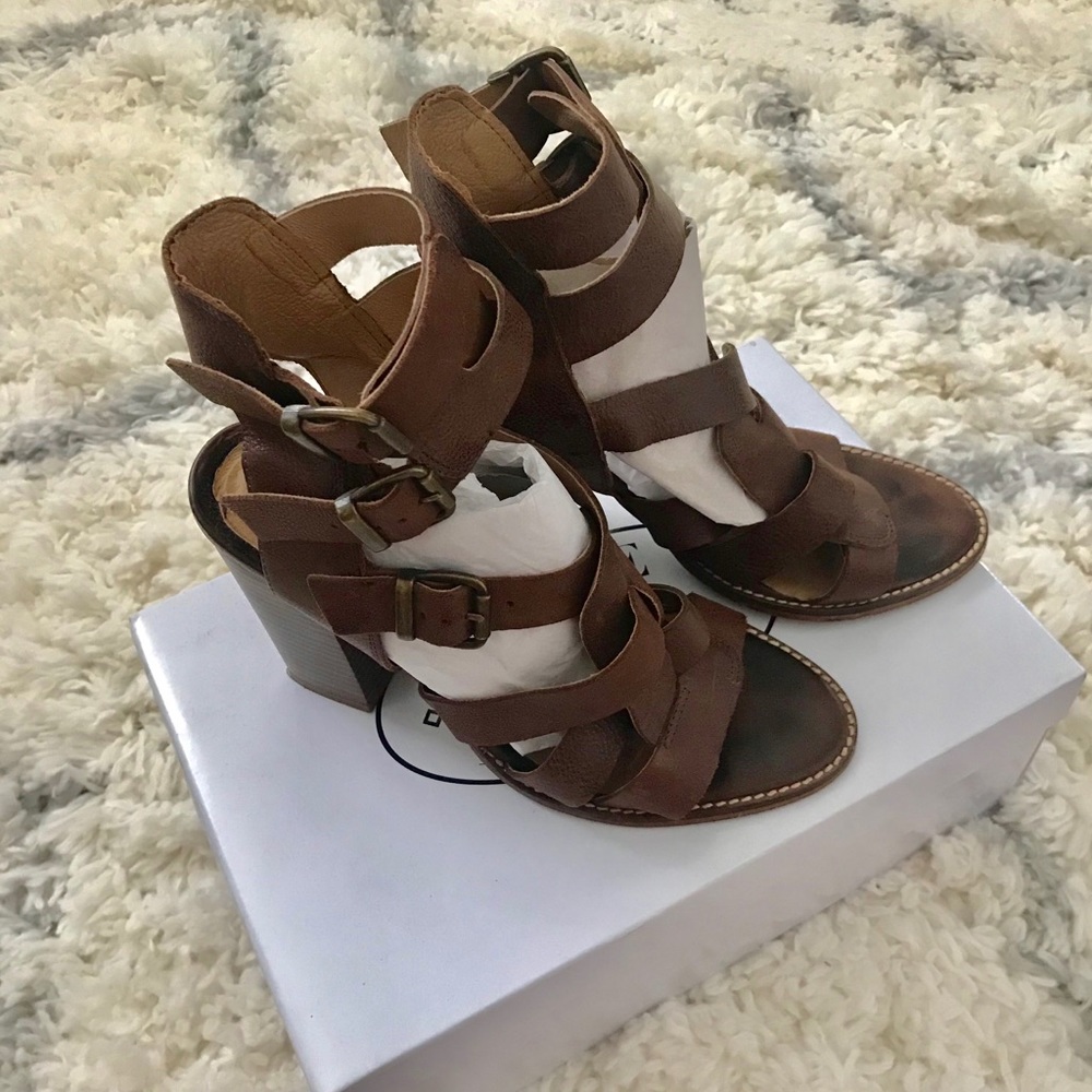 Strappy leather 3 inch heels